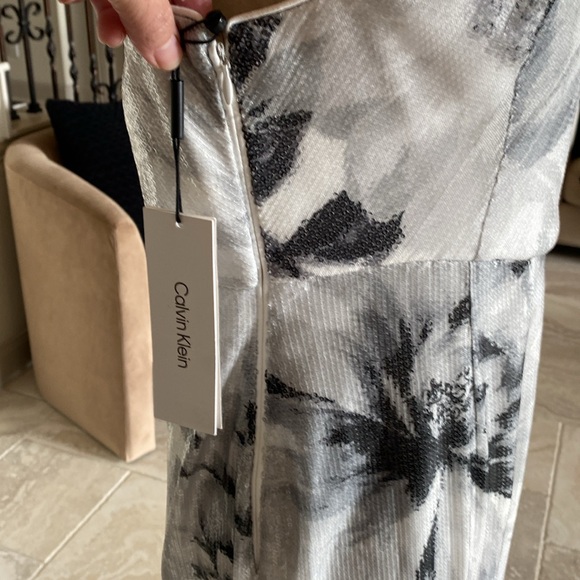 Calvin Klein Floral Evening Gown - Picture 13 of 17